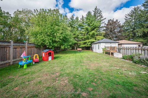 43 Lake Avenue N, Hamilton, ON - Outdoor With Backyard