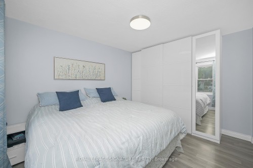 43 Lake Avenue N, Hamilton, ON - Indoor Photo Showing Bedroom