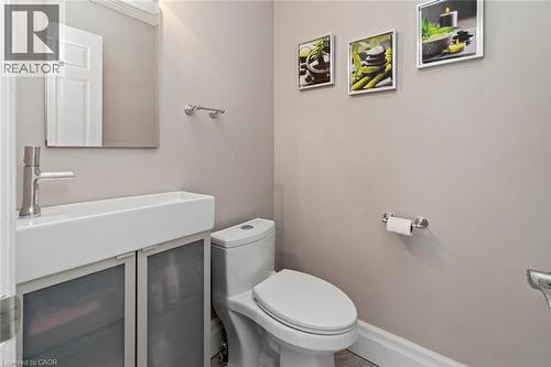 Main level Powder Room - 18 Stonegate Drive, Hamilton, ON - Indoor Photo Showing Bathroom