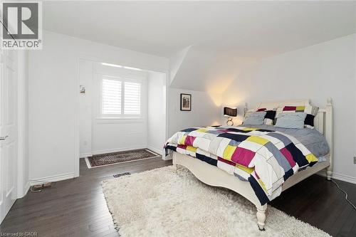 Upper Level Bedroom 2 - 18 Stonegate Drive, Hamilton, ON - Indoor Photo Showing Bedroom