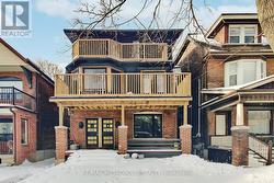74 RONCESVALLES AVENUE  Toronto, ON M6R 2K7