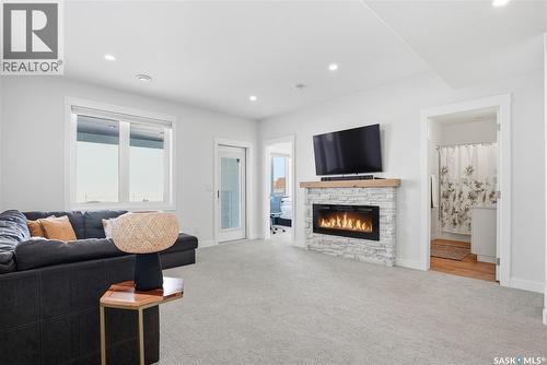 619 Fast Crescent, Saskatoon, SK 