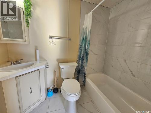 33 Stack Crescent, Meadow Lake, SK - Indoor Photo Showing Bathroom