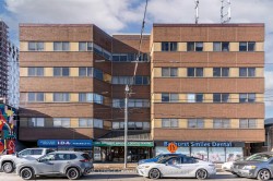 206-800 Bathurst Street Toronto, ON M5R 3M8