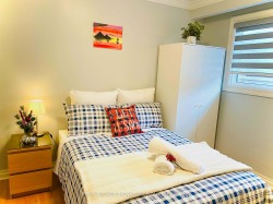 3465 Ponytrail Drive  Mississauga, ON L4X 1V9