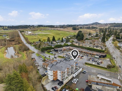 301-7098 Wallace Dr  Central Saanich, BC V8M 1E9