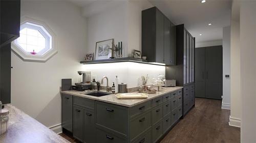 12 Ruskin Row, Winnipeg, MB 