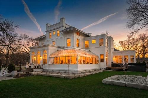 12 Ruskin Row, Winnipeg, MB 