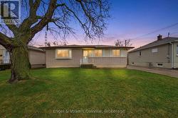 56 BLOOMFIELD AVENUE  St. Catharines (Secord Woods), ON L2P 1X3