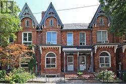 #3 - 167 BROADVIEW AVENUE Toronto, ON M4M 2G3