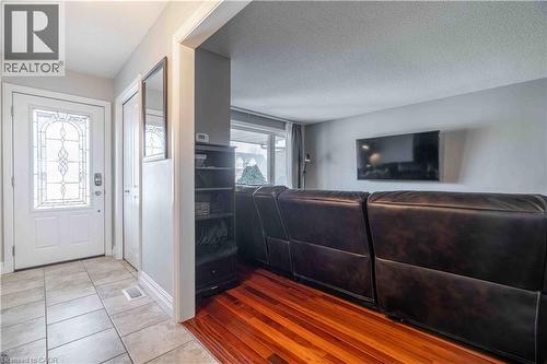 16 Clansman Crescent, Caledonia, ON - Indoor Photo Showing Other Room