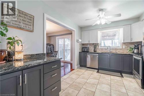 16 Clansman Crescent, Caledonia, ON - Indoor Photo Showing Kitchen