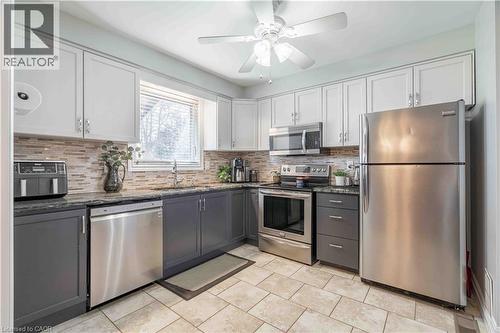 16 Clansman Crescent, Caledonia, ON - Indoor Photo Showing Kitchen