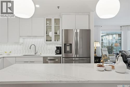 111 619 Saskatchewan Crescent W, Saskatoon, SK - Indoor Photo Showing Kitchen With Upgraded Kitchen