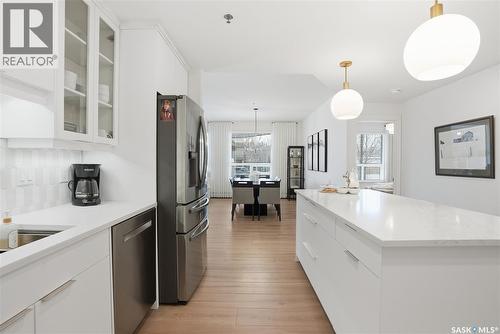 111 619 Saskatchewan Crescent W, Saskatoon, SK - Indoor Photo Showing Kitchen With Upgraded Kitchen