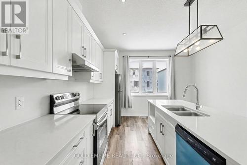 373 Callaway Road, London North (North R), ON - Indoor Photo Showing Kitchen With Double Sink