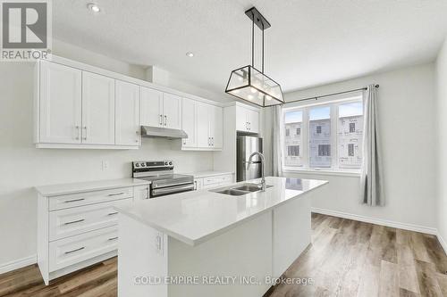 373 Callaway Road, London North (North R), ON - Indoor Photo Showing Kitchen With Stainless Steel Kitchen With Double Sink With Upgraded Kitchen