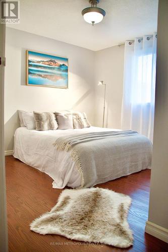 1405 Manitou Drive, Oshawa, ON - Indoor Photo Showing Bedroom