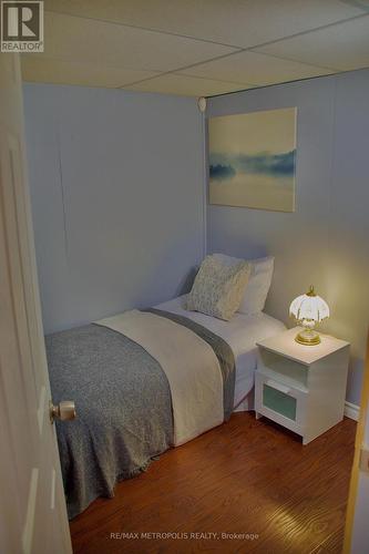 1405 Manitou Drive, Oshawa, ON - Indoor Photo Showing Bedroom