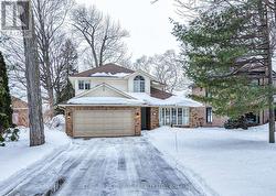 698 BROADVIEW AVENUE  Orillia, ON L3V 6P3