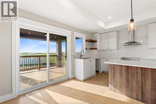 4418 Belmont, Comber, ON - Indoor Photo Showing Kitchen