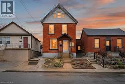 523 CATHARINE Street N  Hamilton, ON L8L 4V3