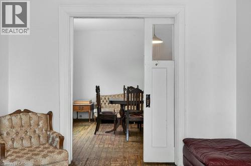 523 Catharine Street N, Hamilton, ON - Indoor Photo Showing Bedroom