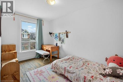 523 Catharine Street N, Hamilton, ON - Indoor Photo Showing Bedroom