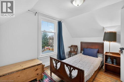 523 Catharine Street N, Hamilton, ON - Indoor Photo Showing Bedroom