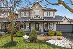 5 BROWNSCOMBE CRESCENT  Uxbridge, ON L9P 1X9