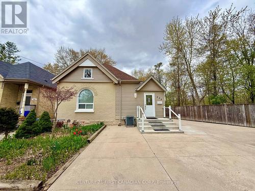 236 RAYMOND AVENUE  London East (East B), ON N6A 2N1