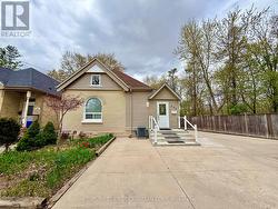 236 RAYMOND AVENUE  London East (East B), ON N6A 2N1