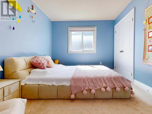 73 Graihawk Drive, Barrie, ON - Indoor Photo Showing Bedroom