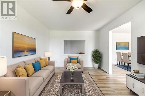2350 Morgan Road, Greater Sudbury, ON - Indoor Photo Showing Living Room