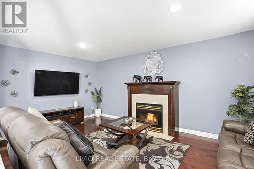 19 Konstantine Court, Hamilton, ON - Indoor Photo Showing Living Room With Fireplace