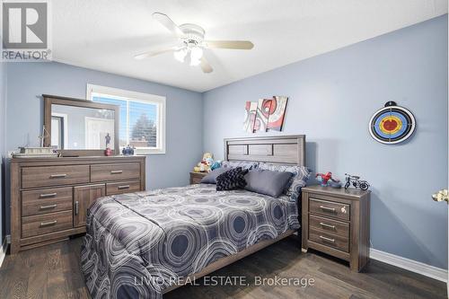 19 Konstantine Court, Hamilton, ON - Indoor Photo Showing Bedroom