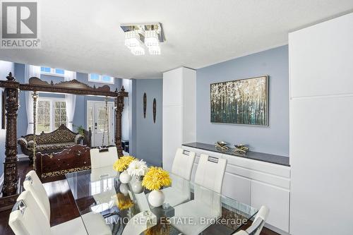19 Konstantine Court, Hamilton, ON - Indoor Photo Showing Dining Room