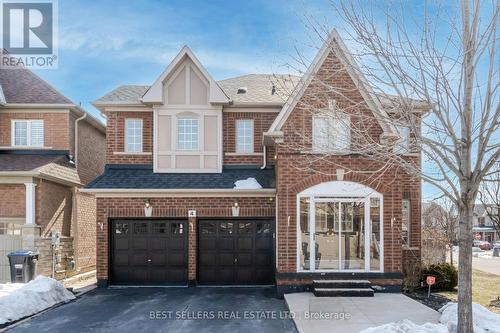 4 BERESFORD CRESCENT  Brampton, ON L6P 2M3