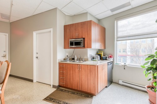 Kitchenette - 211-1555 Boul. De L'Avenir, Laval (Chomedey), QC - Indoor Photo Showing Other Room