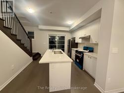 5886 SAIGON STREET E  Mississauga, ON L5V 0E9