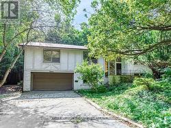 15 YORK VALLEY CRESCENT  Toronto, ON M2P 1A8