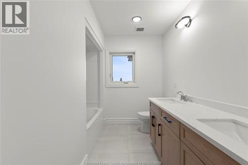 357 Marla Crescent, Lakeshore, ON - Indoor Photo Showing Bathroom