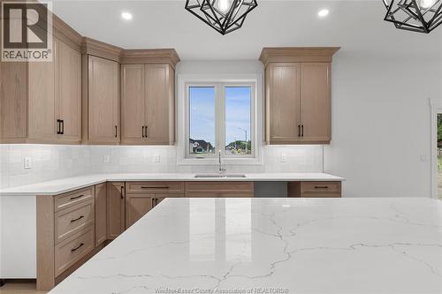 357 Marla Crescent, Lakeshore, ON - Indoor Photo Showing Kitchen