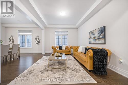 30 Enclave Court, Vaughan, ON - Indoor Photo Showing Living Room