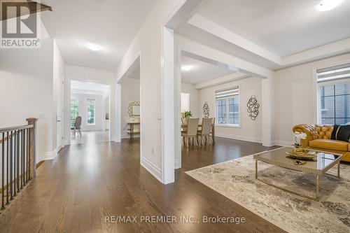 30 Enclave Court, Vaughan, ON - Indoor Photo Showing Living Room