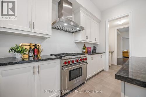 30 Enclave Court, Vaughan, ON - Indoor Photo Showing Kitchen