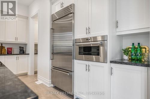 30 Enclave Court, Vaughan, ON - Indoor Photo Showing Kitchen