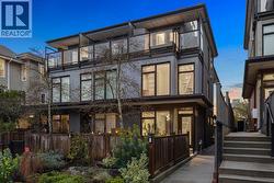 1847 ADANAC STREET  Vancouver, BC V5L 2E1