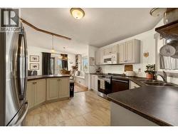 Main House - Kitchen - 