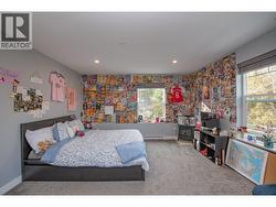 Large bedroom over the garage - 